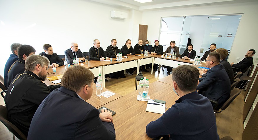 Совет Церквей обсудил с парламентариями семейную политику в Украине